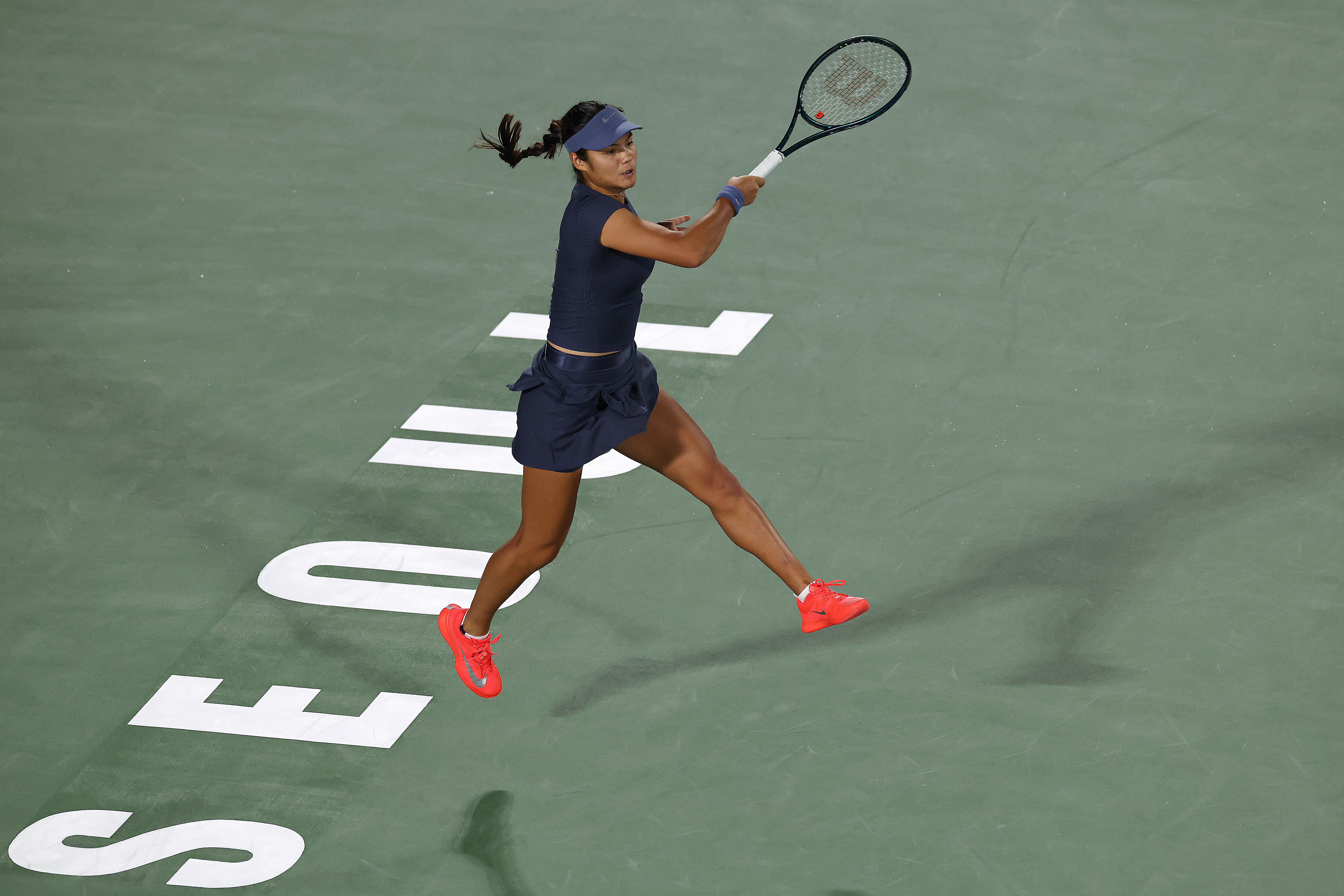 下一轮：大满贯冠军对决💥WTA500首尔站首轮，8号种子拉杜卡努以6-3 6-