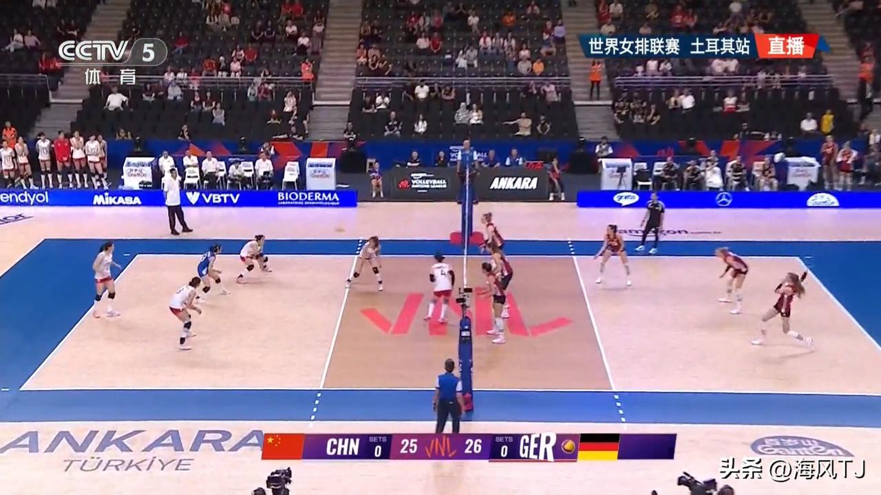 直播中女排世联赛土耳其站🇨🇳女排首场
         第一局中国女排25：