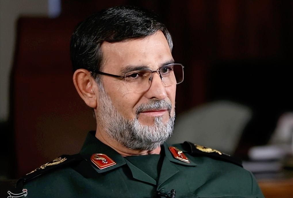 不少人刷到一条劲爆消息，伊朗伊斯兰革命卫队海军司令阿里礼萨·坦格西里被暗杀了，一