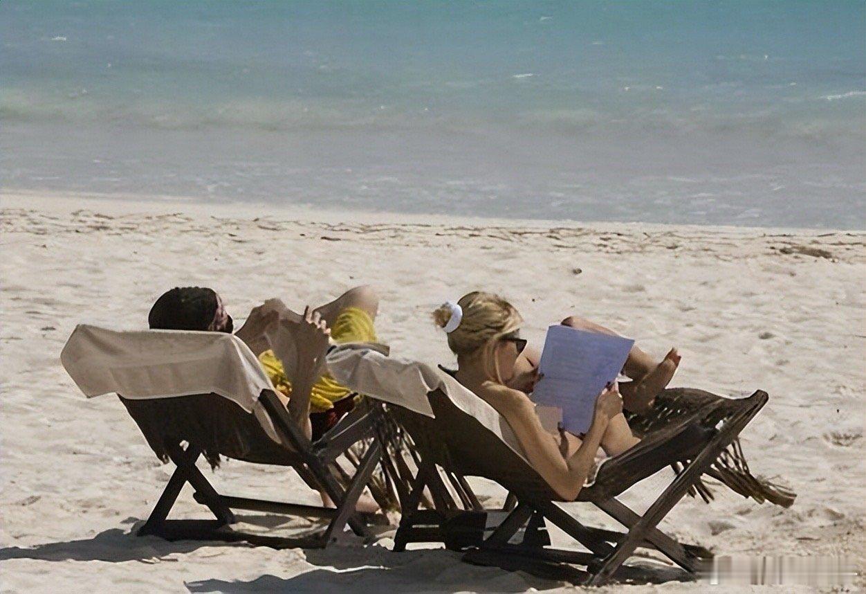 当别人追逐热点，随波逐流，人云亦云的时候，交易者必须冷静下来，坚守自己的判断 