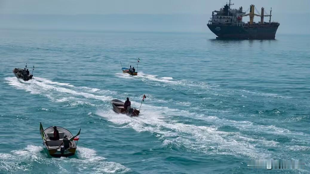 美伊局势最新：谈打并行，封锁与攻势同步

2026年4月14日，美伊局势呈谈打并