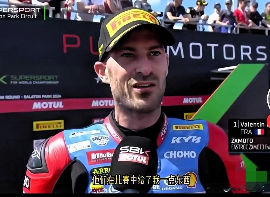 赛场上瓦伦丁那股不要命的狠劲，真不是演出来的。

很多人以为他想给雅马哈点颜色看