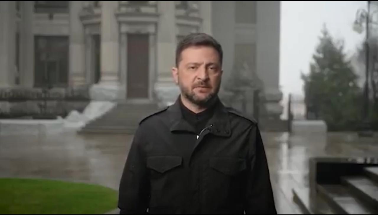 泽连斯基对特朗普和平协议的回应
根据最新报道，乌克兰总统泽连斯基于2025年11