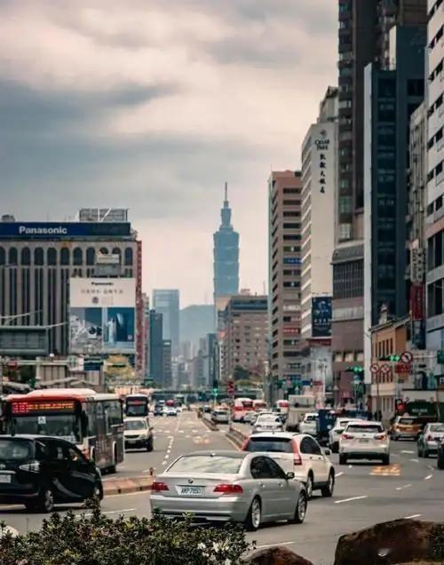 福建小伙这个点子狠准，直接拿生活细节撬动两岸人心。
    老人旅游加半年居住邀