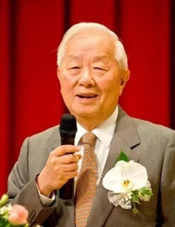 黄仁勋曾把算力砍掉80%的H20芯片卖给中国，没想到被中国工程师成功破解，结果发