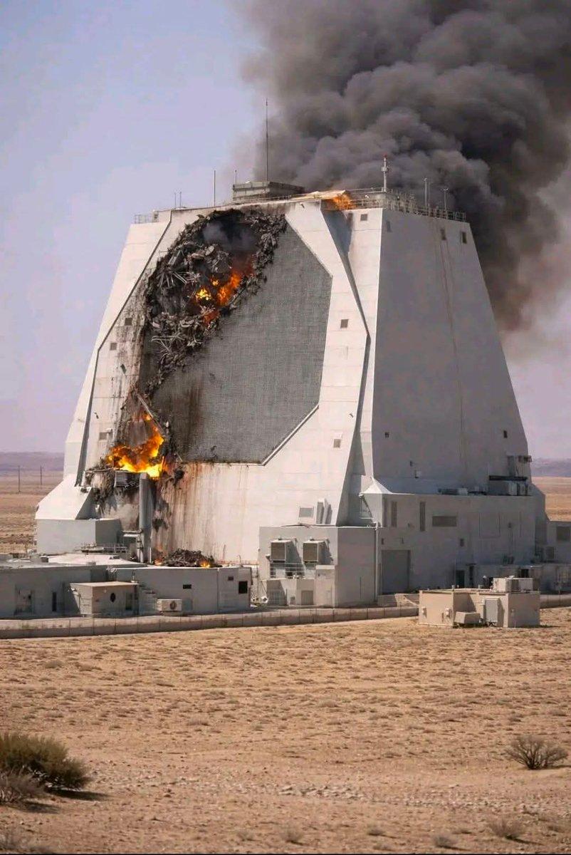 美军在卡塔尔的预警雷达确认被伊朗的飞天小摩托摧毁！
预警雷达受损的照片流出。
