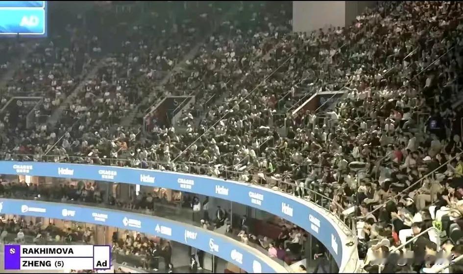 图一：郑钦文中网比赛上座率。
图二：世界第一辛纳比赛上座率。

或许就是因为郑钦