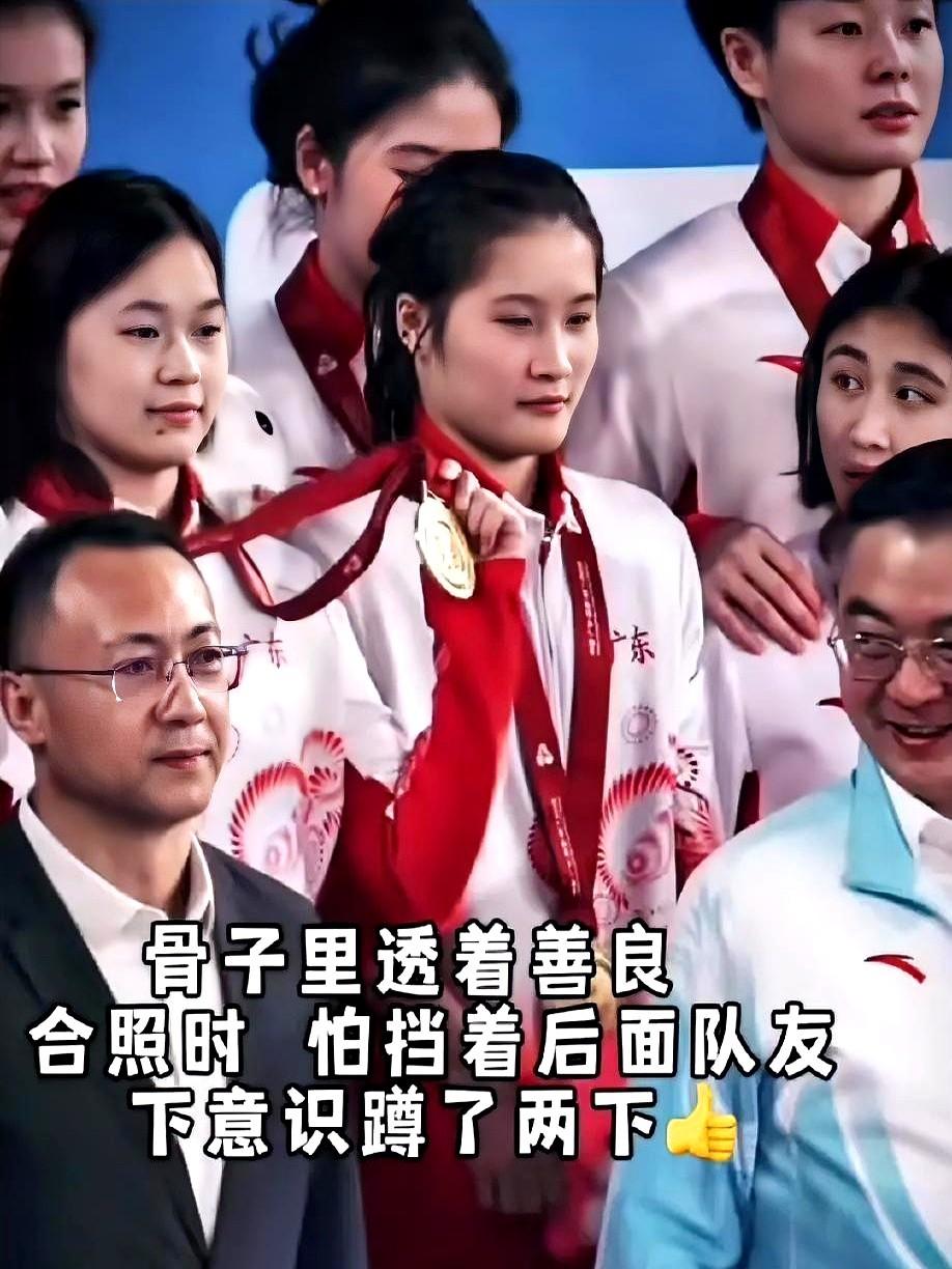 全红婵已登上世界的顶峰，他就是全世界的传奇。

她不光跳水厉害，2024年世界杯