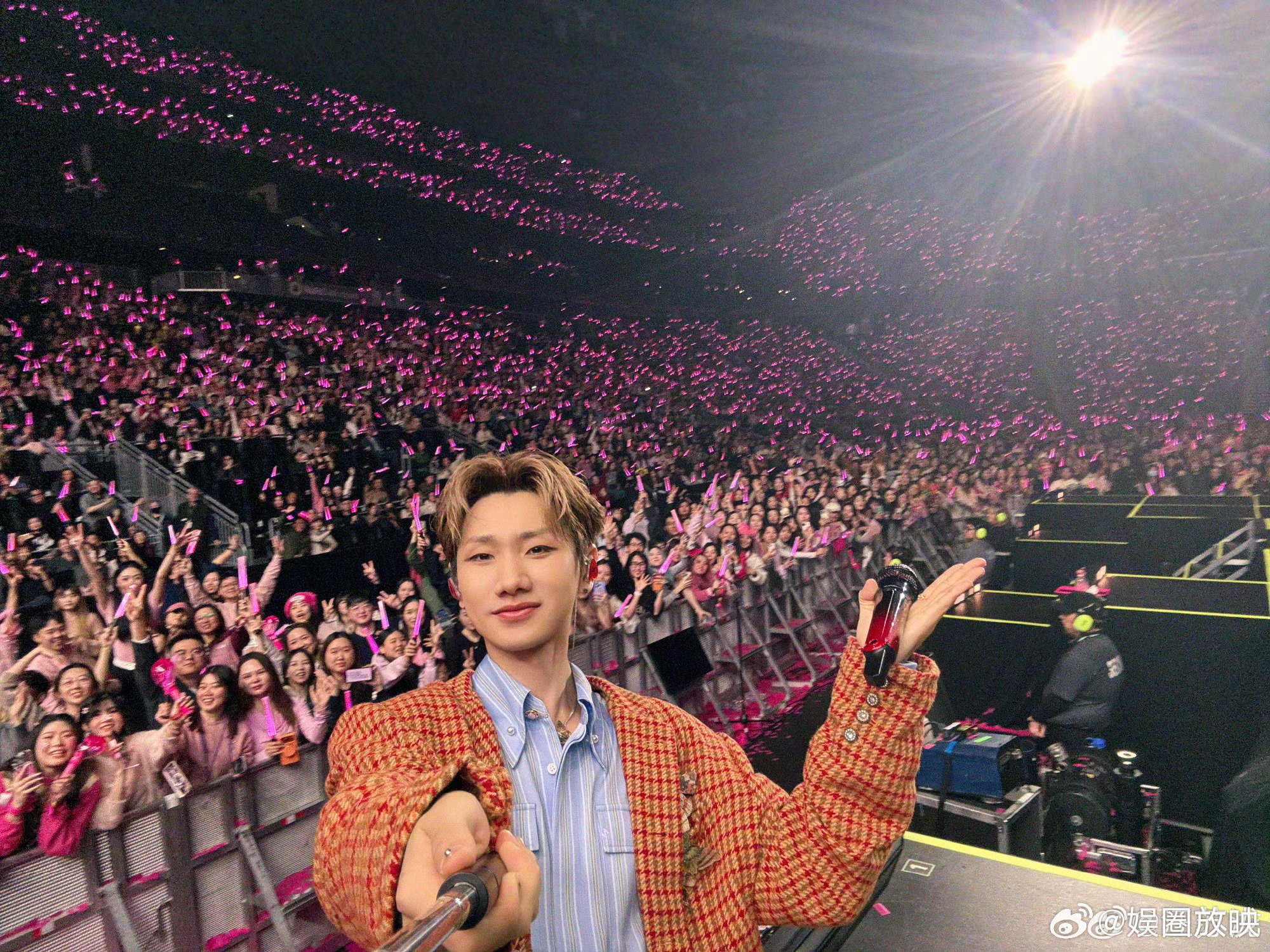 汪苏泷蓄谋已久的我爱你汪苏泷用歌声编织浪漫，一句蓄谋已久的“我爱你”专属于线上粉