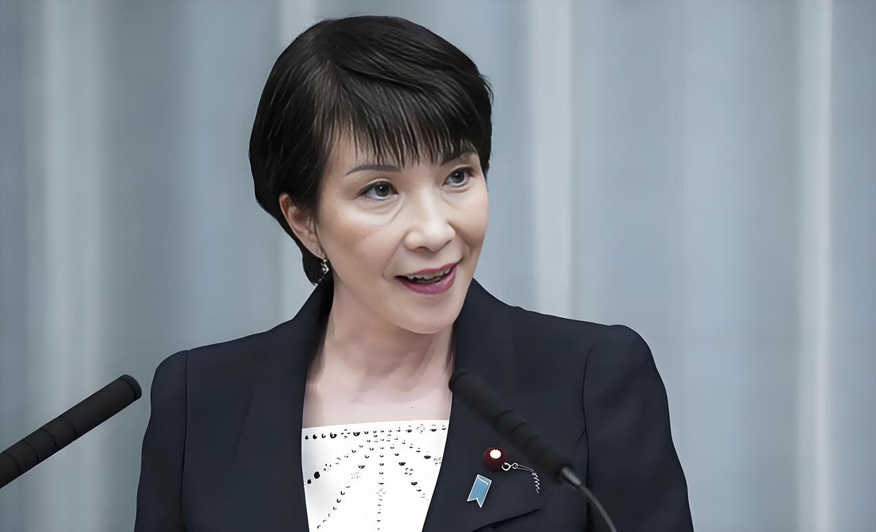 高市早苗这一个月的表现，说实话，我以前只在综艺节目里见过这种“自带爆点”的节奏。