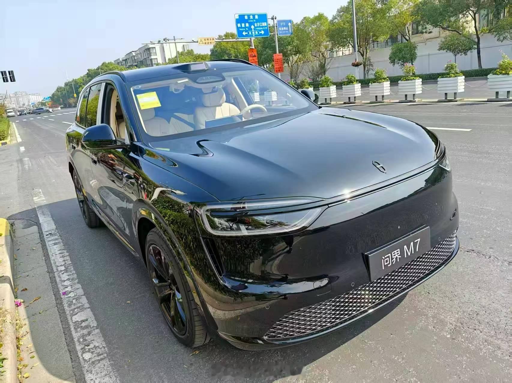 这周末租了一台M7纯电Ultra，会一如既往跟 来试试这台车的动态表现，算是第一