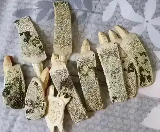 陕西一女子发现家里少了5000块钱。她立刻找到丈夫对质。不料，丈夫竟然递给她一个