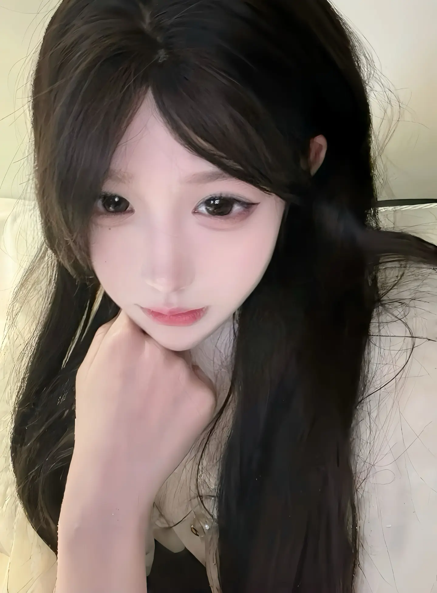 就让我觉得亏欠 就让我留在身边。