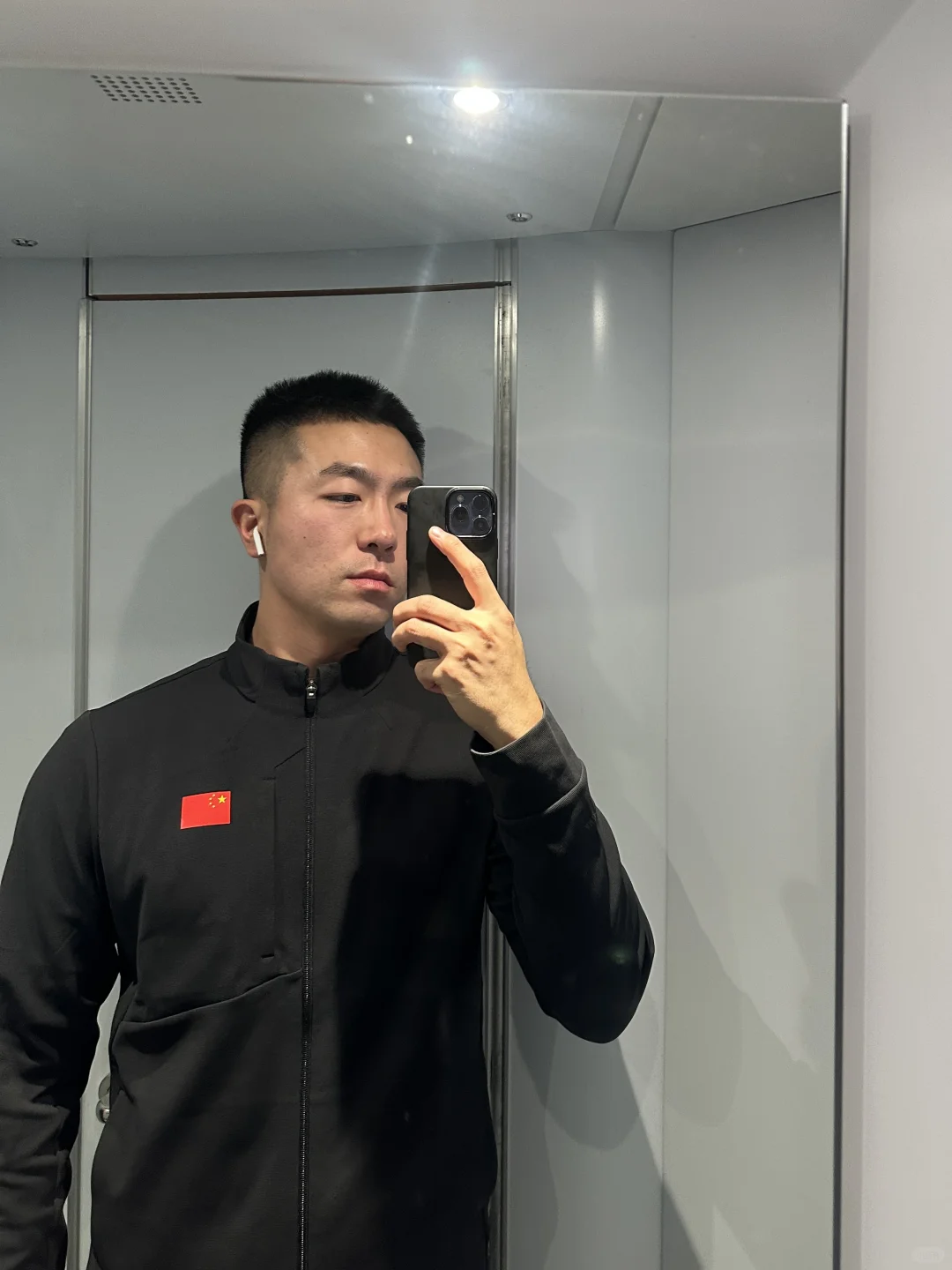 你是披星戴月的发光体
