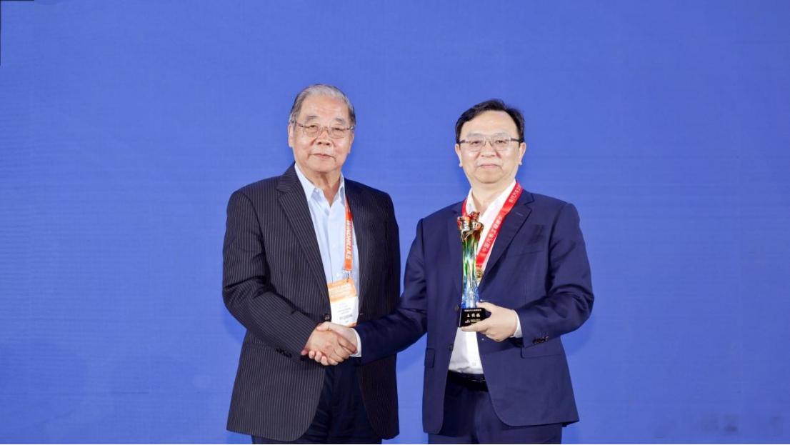 比亚迪王传福荣获2026年度汽车工业饶斌奖王传福的获奖感言是：“想做一道证明题，