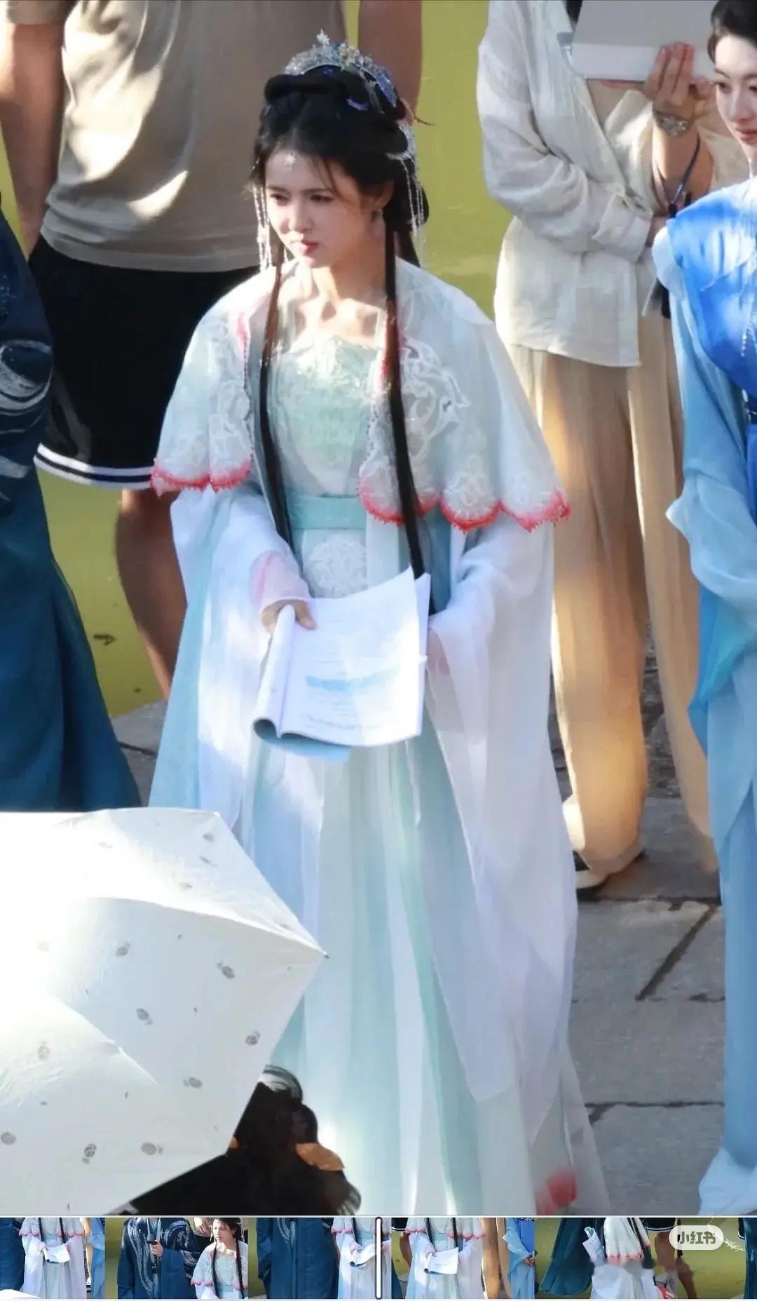 鹤男是不是被拍图的人给害了，怎么会长这样？ ​​​