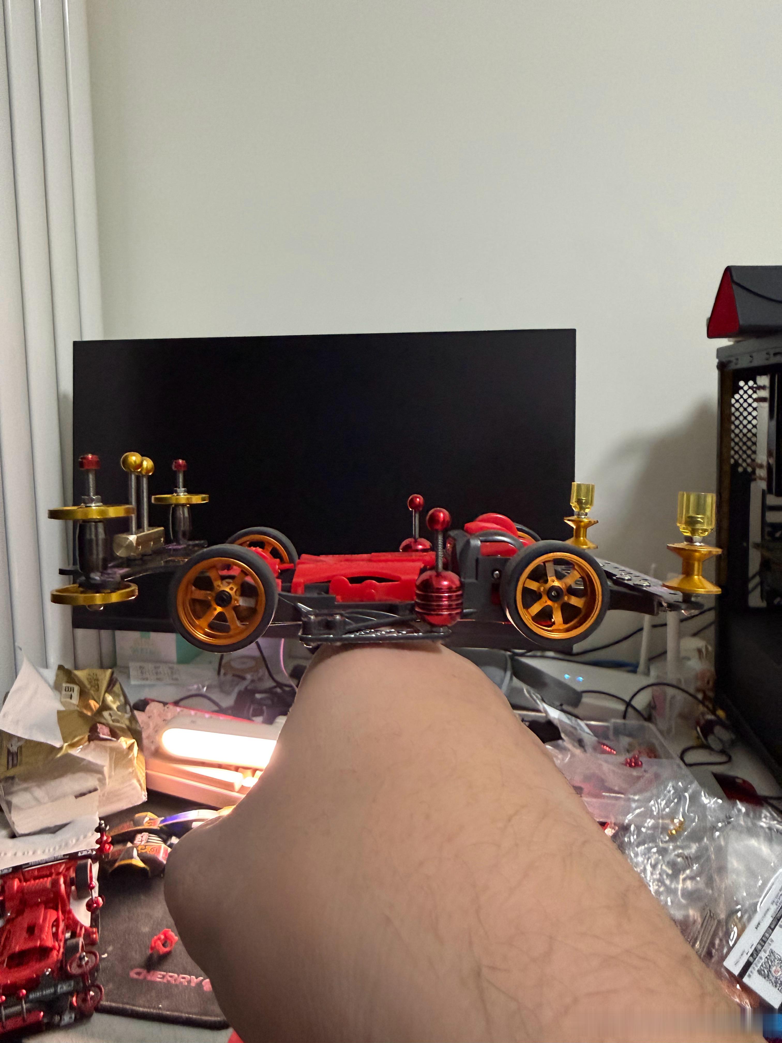 这几天每天在家玩儿四驱车不知道更新点啥一改装就好几个小时过去了特别充实~我与汽车