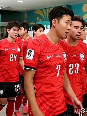 6月25日韩国男足世界杯小组赛最后一场0：1输给南非队后，韩国队一胜2负积3分，