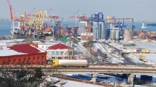 乌媒：乌克兰港口每闲置一天出口商就损失7000万美元

据乌克兰《经济真理报》报