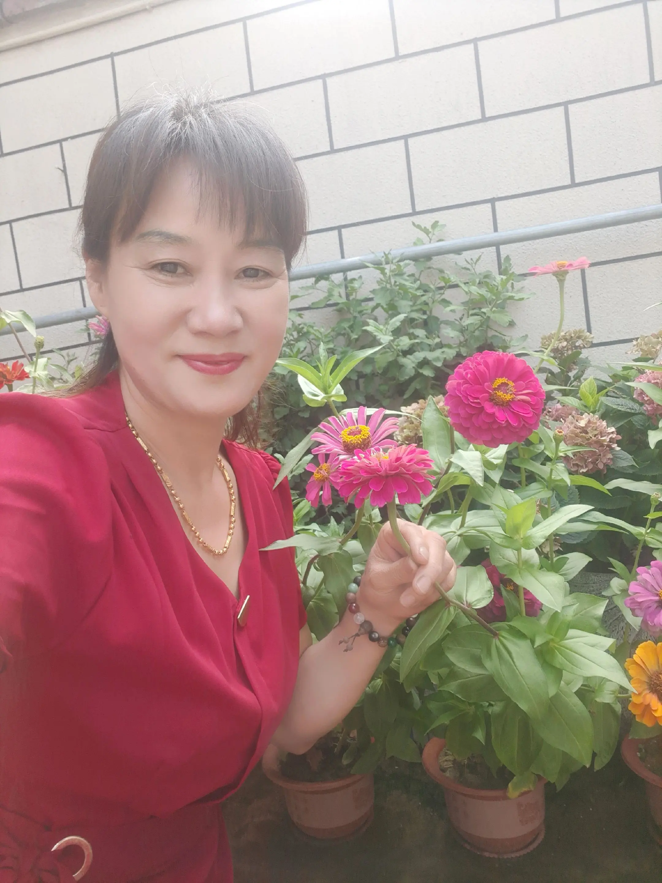 大家好，女人就得美，不管多少岁