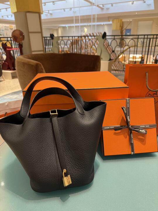 巴黎walk in塞弗尔0配抱走菜篮子黑金22