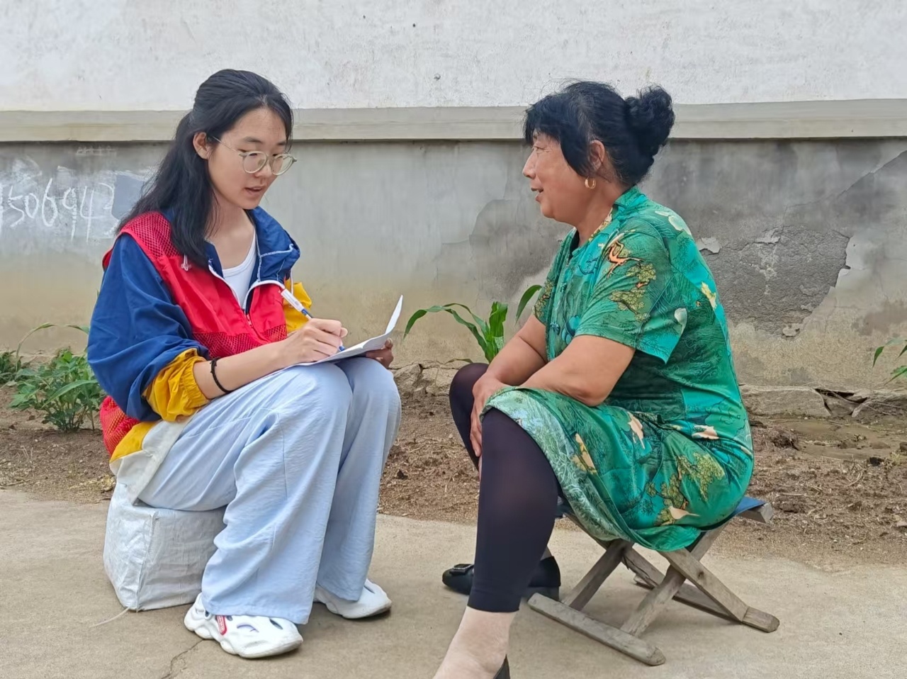 秦岭笑谈[超话]【心系乡村情暖夕阳，专业赋能筑梦远航】2025三下乡社会实践曲园