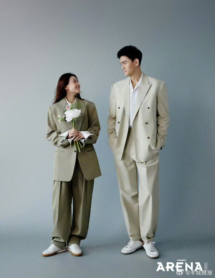 【#孙杨说现在的重心更多放在家庭# 】#孙杨说婚后更懂得承担责任# 近日，接受了