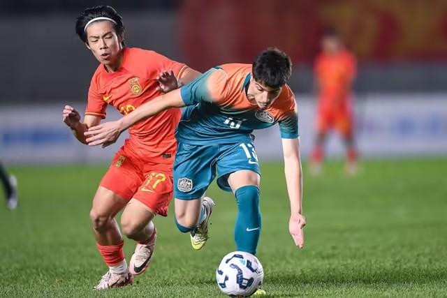 U16男足国际邀请赛收官战：
中国0-1澳大利亚
随着柯博文错失单刀良机，随后哈