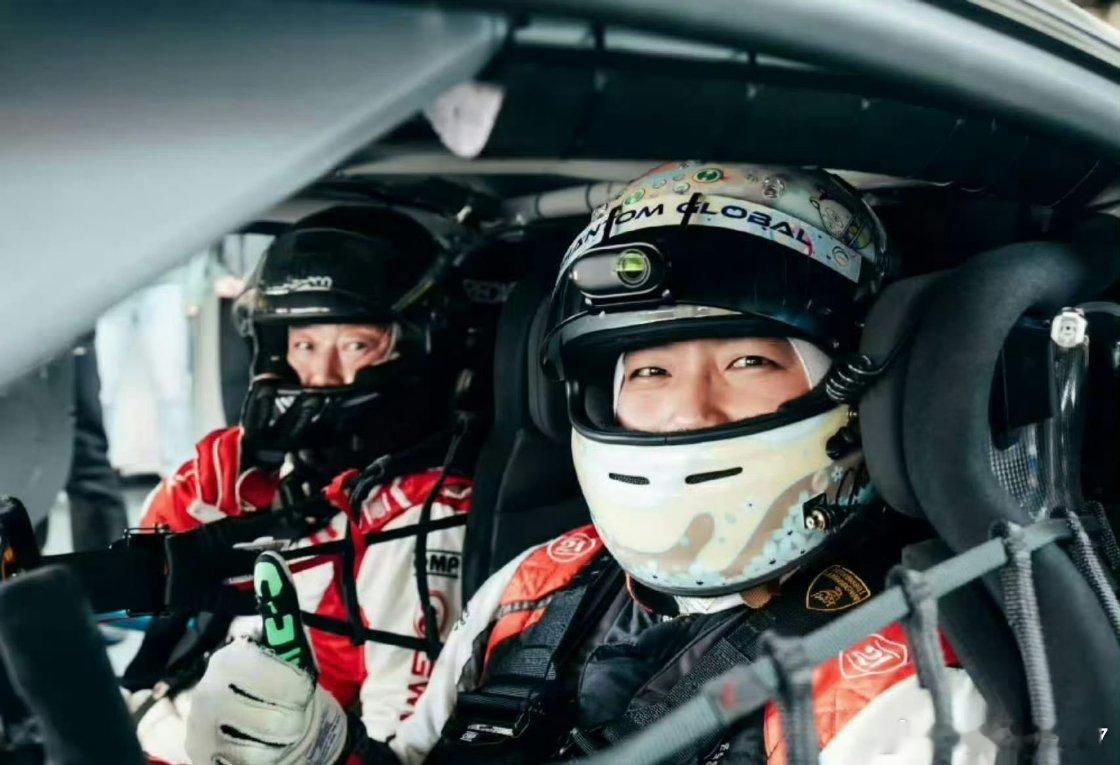 长久以来，高端赛事赛车领域，始终是海外品牌的专属舞台，行业壁垒高悬，中国品牌始终
