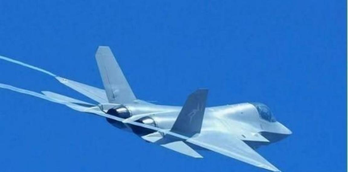 任何一个国家的四代机都可以击落中国的五代机歼20，而美国不但找到了歼20的弱点，