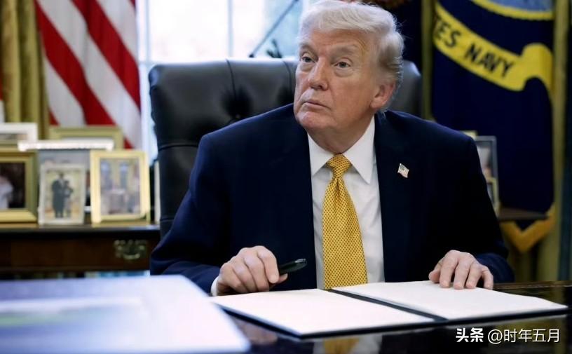 据一位美国官员和一位知情人士向Axios透露，经过三周的战争，特朗普政府已开始就