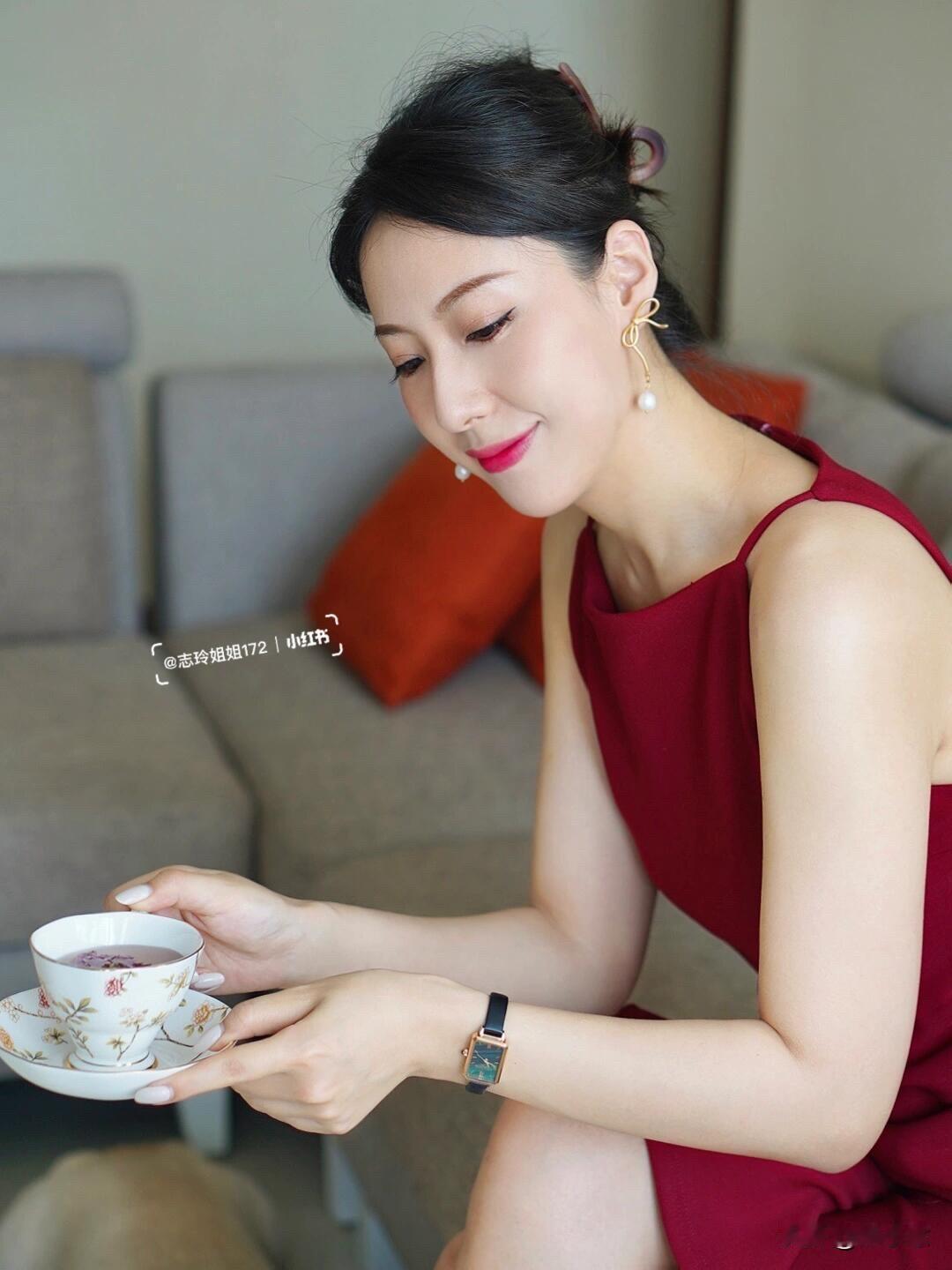 因时而动，对你情有独钟||热爱生活的人会把日子过成一首诗
热爱自己的人会把自己打