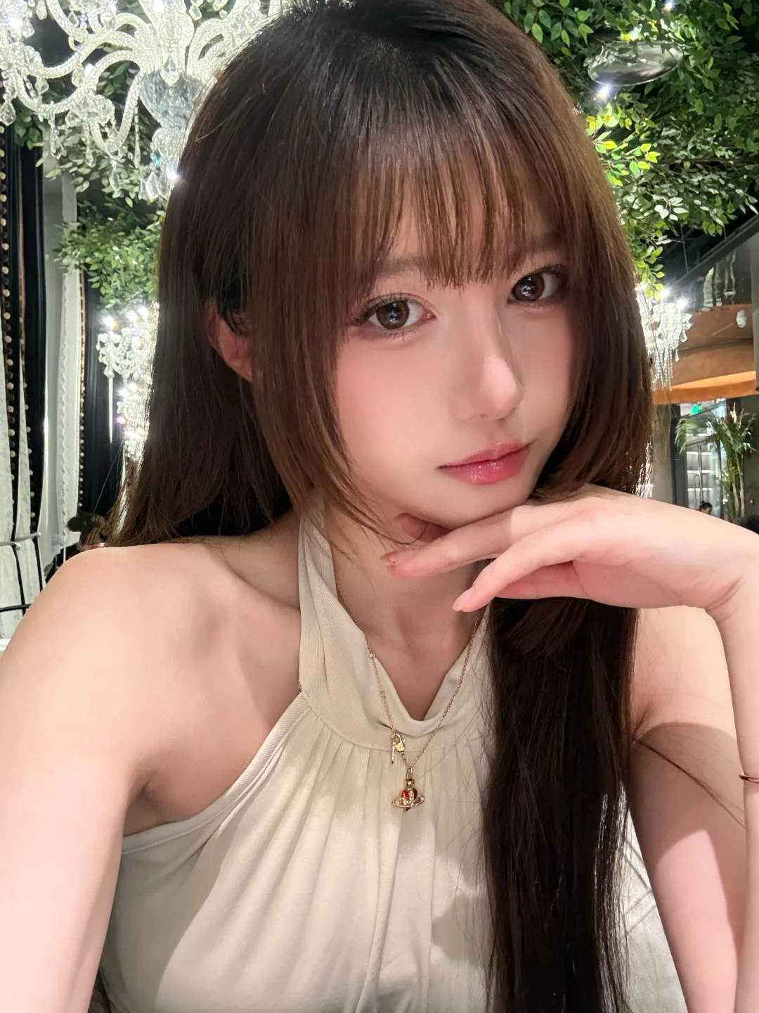 别的美女不敢发自拍但我敢.