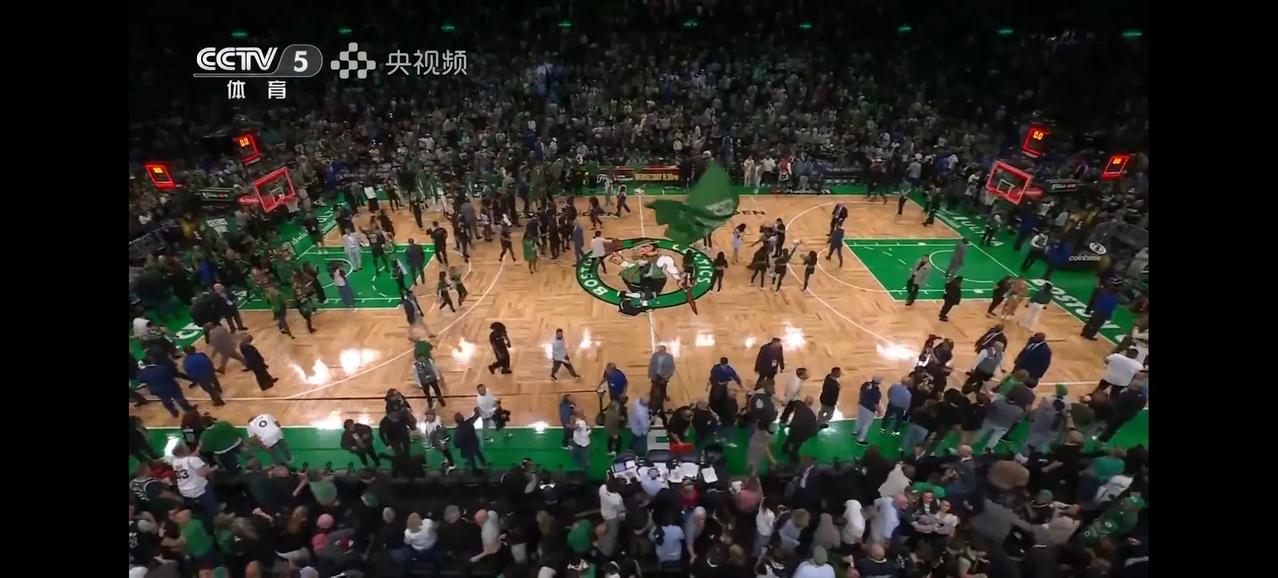 NBA总决赛感觉关注度越来越低了，身边压根没几个人关注。原因有以下几点：
1.凯