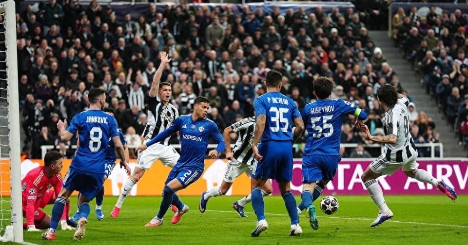 曼联真要疯了：卖了自家青销魂，也要砸出 1 亿英镑去抢一个“别人家的孩子”？
卡