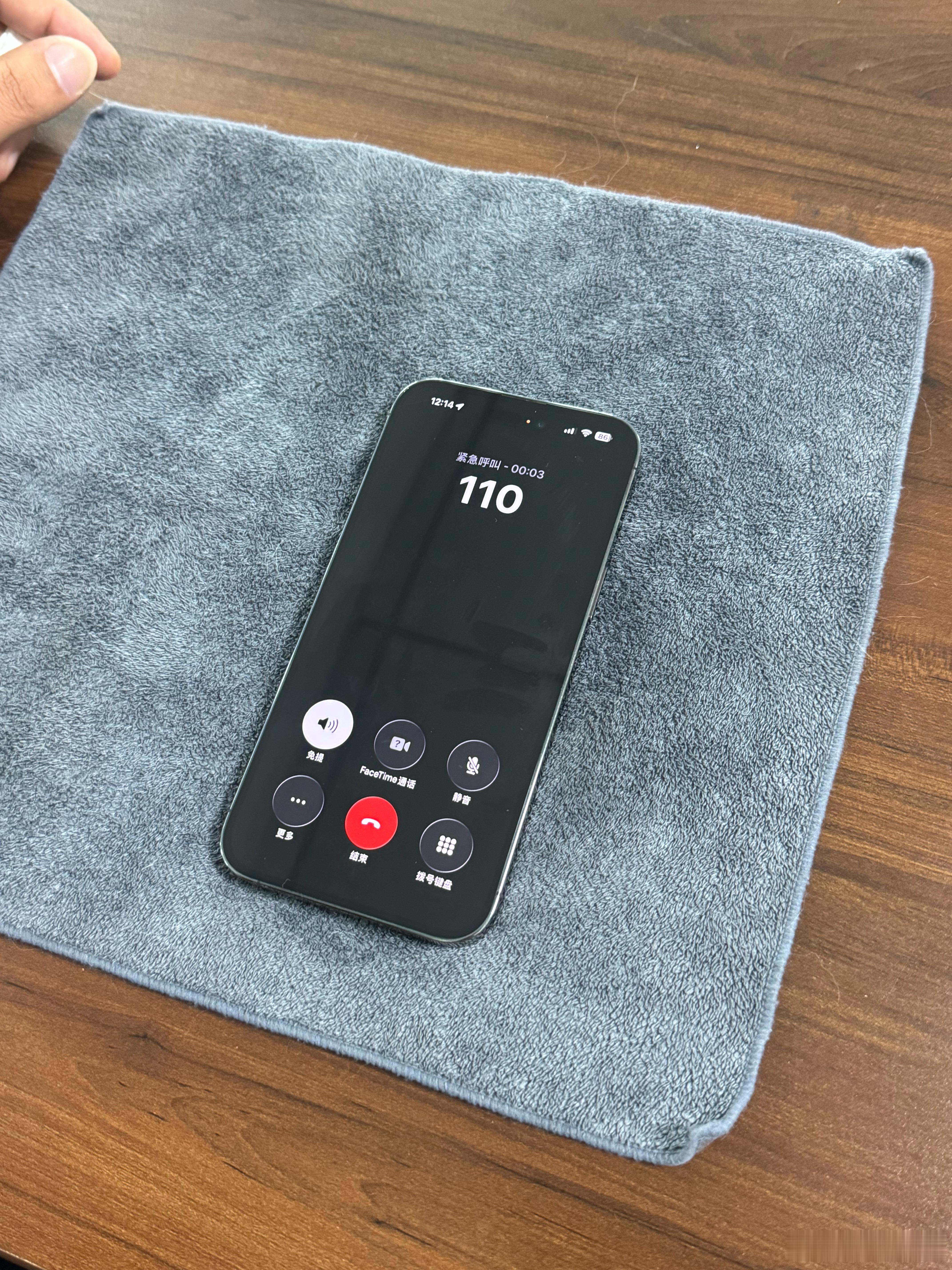 我干给车主转了定金收车现在车主不回消息 不给车 投诉无门 怎么搞？？？哈哈哈 