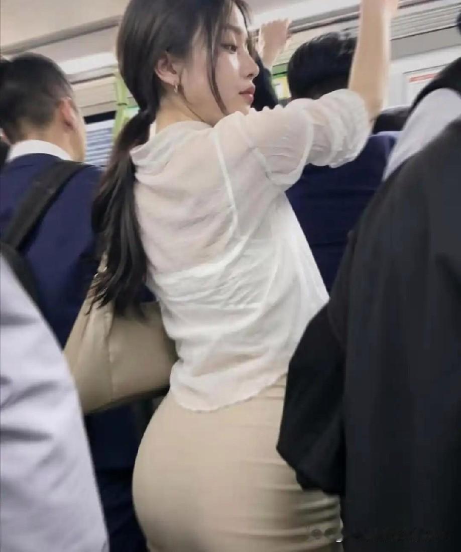 地铁还是太挤了！