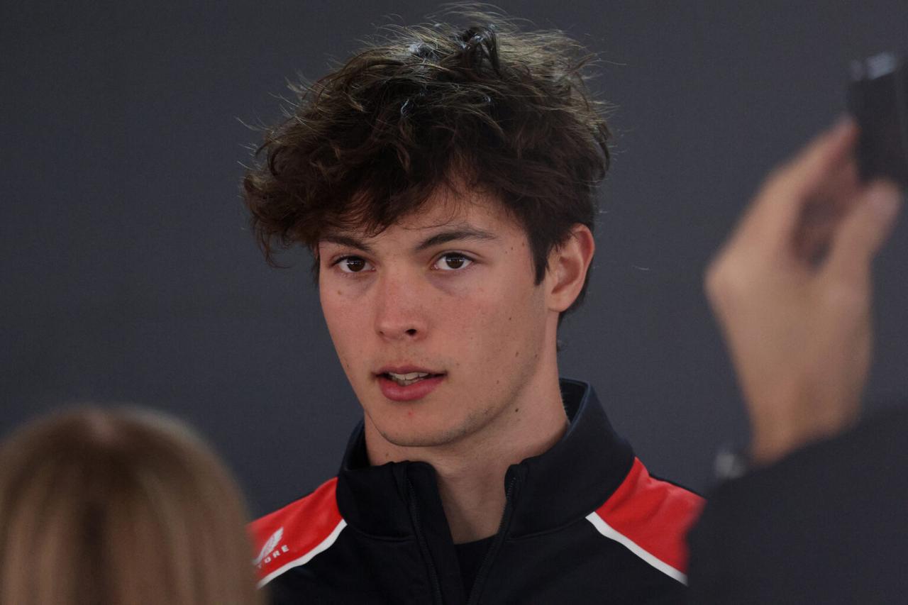 F1大奖赛：从差点退赛到狂超9车！贝尔曼上演F1史诗级逆转，哈斯积分紧咬迈凯伦