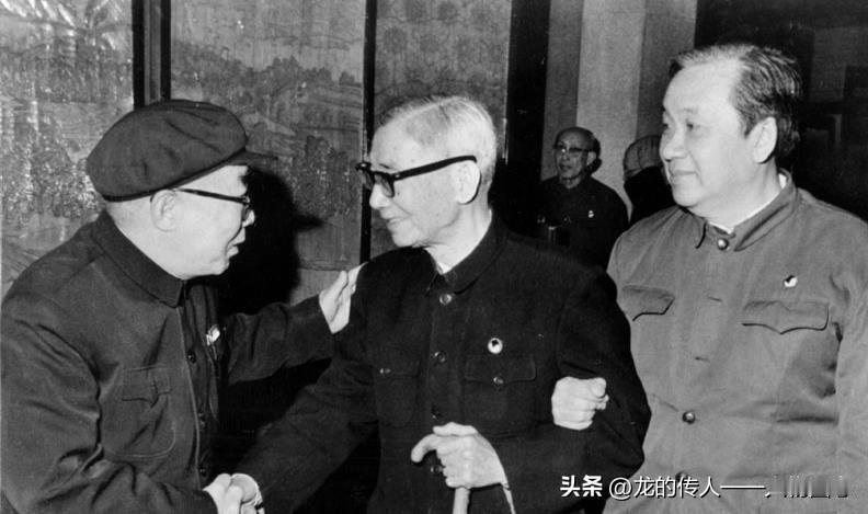 著名科学家欢聚一堂。左起:沈阳金属研究所研究员李重、铁道科学院院长、桥梁专家茅以