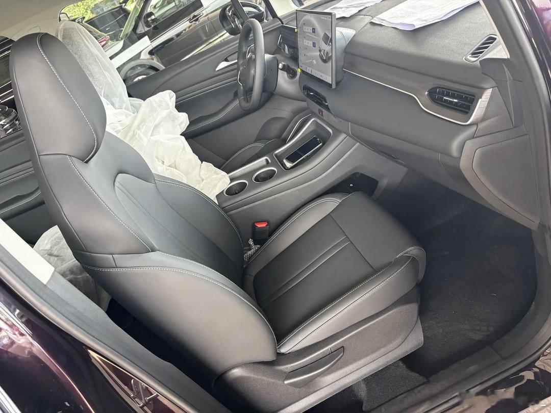 东风风行星海V6于2026年9月正式上市，中型六座纯电SUV。车身长宽高4850
