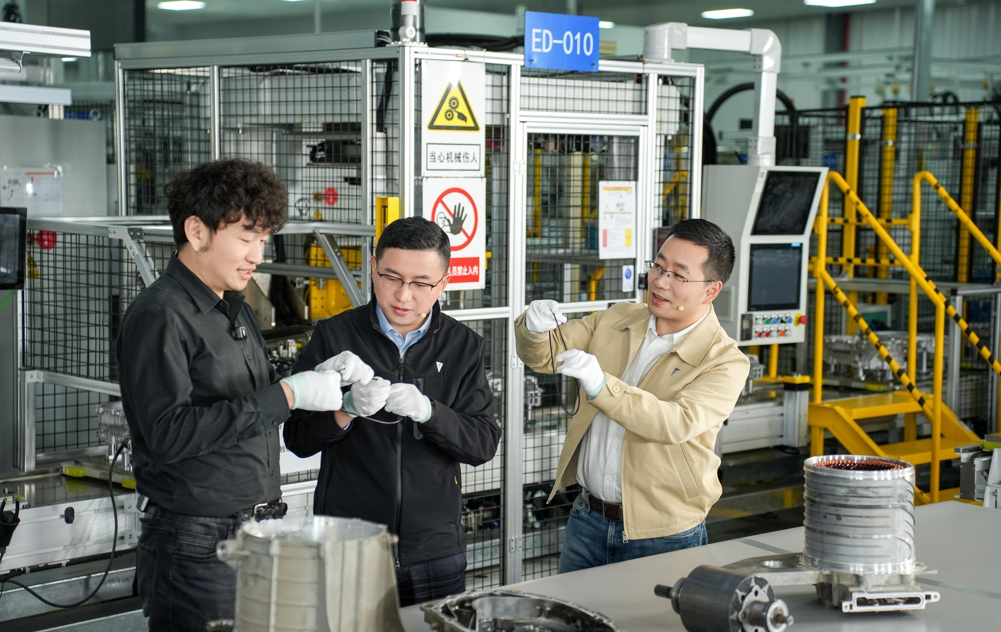 "全新深蓝S07华为乾崑激光版上市。华为乾崑激光，第一次进入15万级这个价位段。