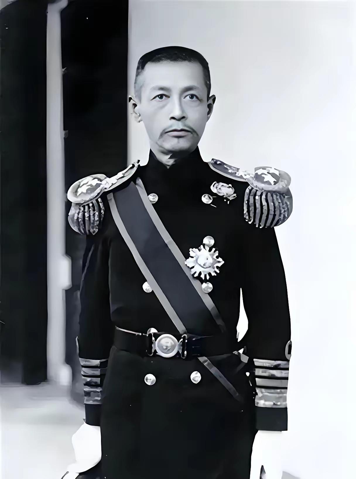 萨镇冰这一生，见证了太多历史的风云变幻。1951年，当93岁的他听闻志愿军成功击