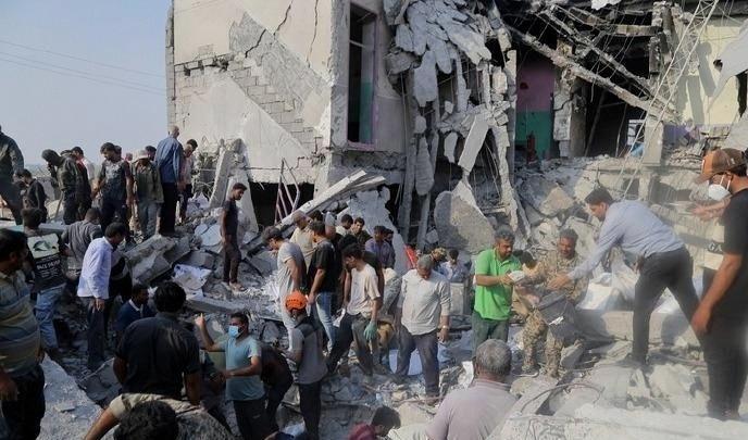 底线崩塌！美以袭伊朗民用设施，6668处被毁、65所学校遭炸，特朗普公然甩锅，宣