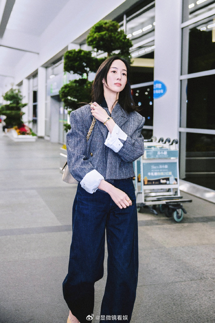 张钧甯去巴黎带了半行李箱泡面 姐姐这次出门行李箱里最“离谱”的必带物竟然是半行李