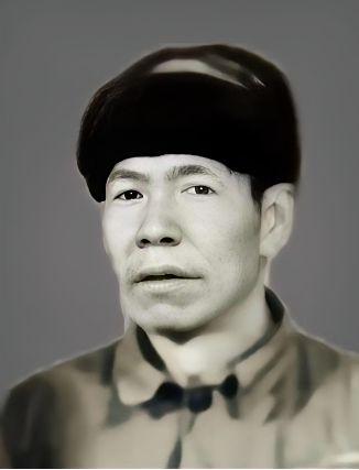 1955年冬，抗战英雄肖万世，爱上地主家18岁女儿。上门提亲时，地主怒吼：“想娶