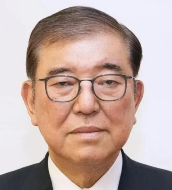 万万没想到，日本前首相一句话，让全日本政客都闭了嘴！
 
他公开直言：要是日本敢