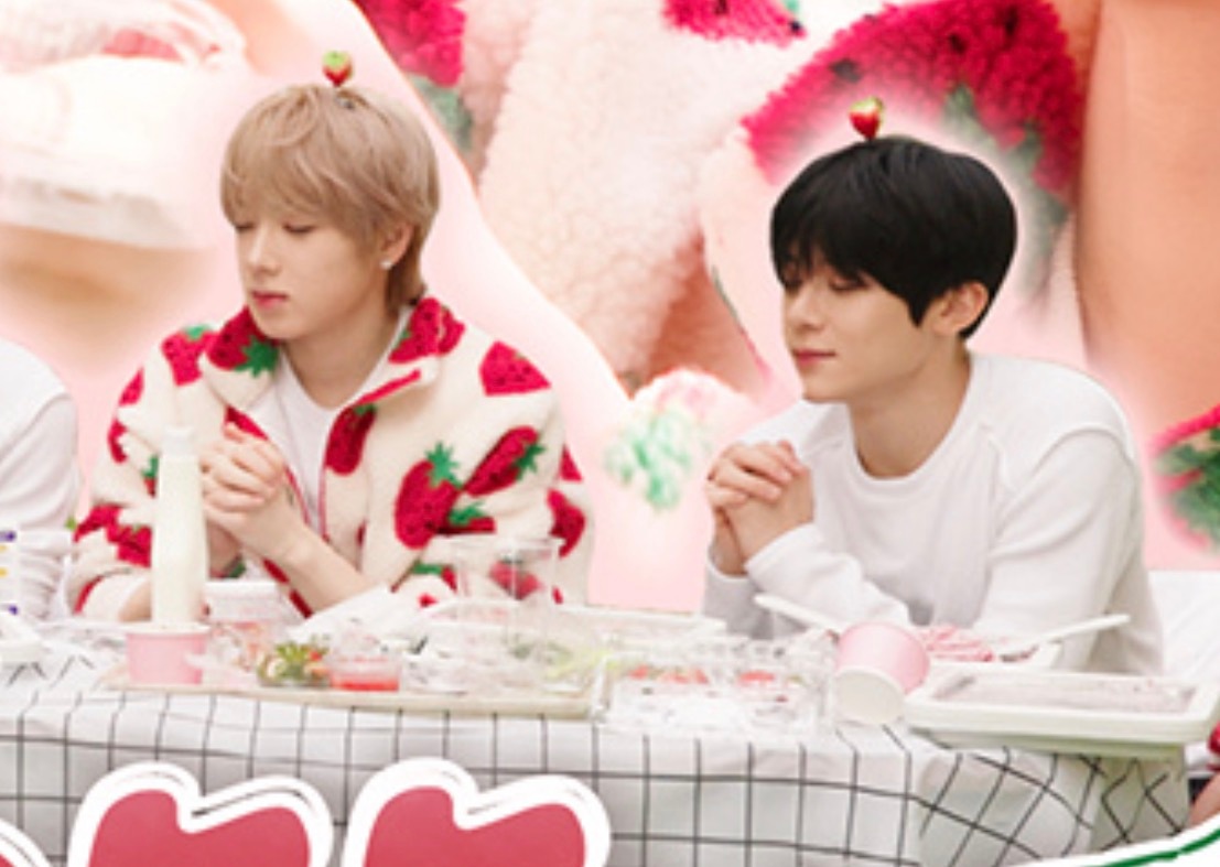 小两口又坐一起了 