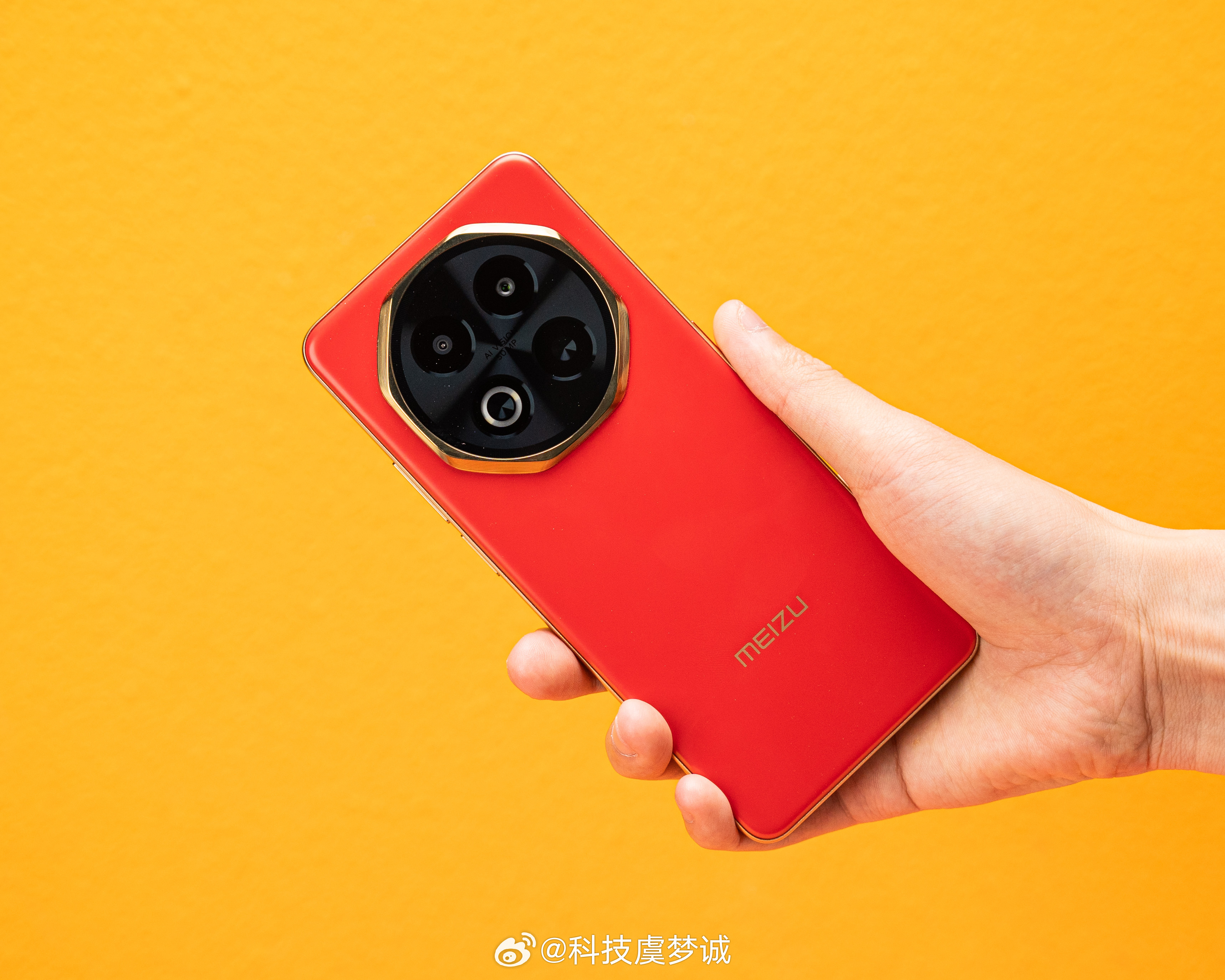 魅族Note16是八边形的相机模组，Pro是圆形镜头模组，颜值不错，喜欢嘛[do