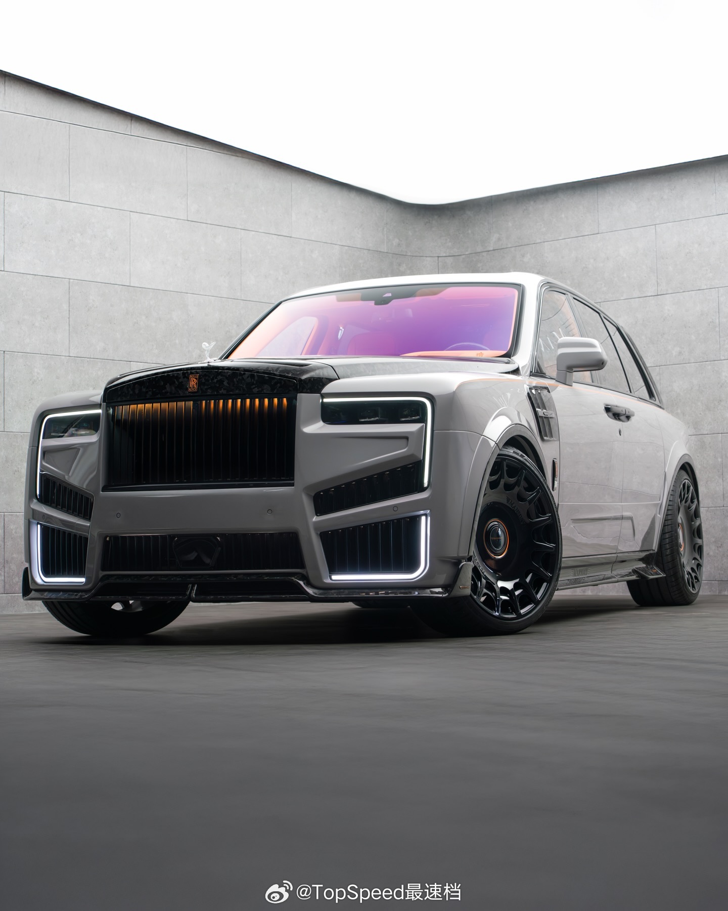 MANSORY EMPEROR性能提高到720马力和1050牛米高性能运动排气系