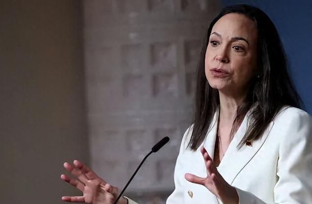 活久见，送礼见过无数种，送诺贝尔和平奖还是头一回，委方反对派大佬马查多竟大张旗鼓